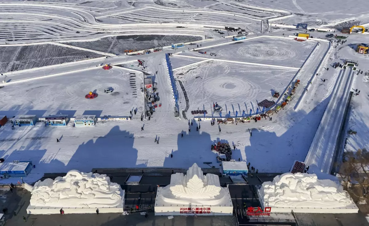 Albüm: Çin'de Songhua Nehri Buz ve Kar Festivali Eğlenceli Etkinliklerle Başladı