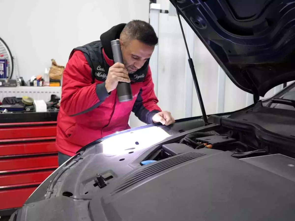 Araç satışında "sazan sarmalı" oyununu eksperin dikkati bozdu