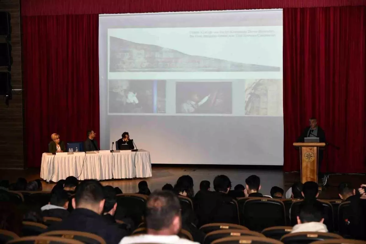 Ardahan'da, 'Doğu Anadolu'da arkeolojik kazılar, kronolojik süreçler ve kültür politikaları' paneli