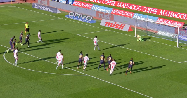 Super League match included in the betting file! Look at the behavior of the player who missed 2 penalties in 8 minutes