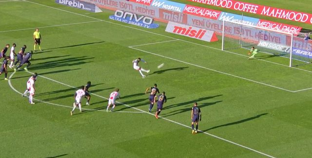 Super League match included in the betting file! Look at the behavior of the player who missed 2 penalties in 8 minutes