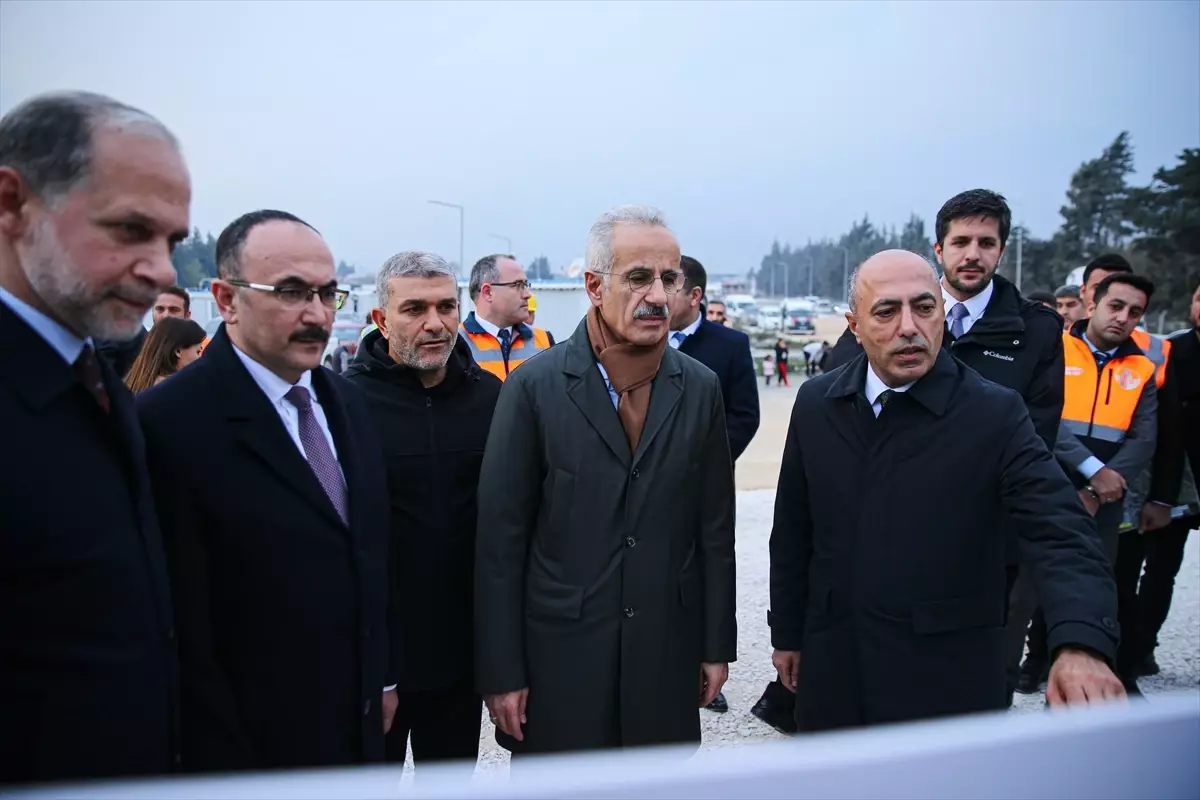 Bakan Uraloğlu, Hatay'da devam eden yol yapım çalışmalarını inceledi Açıklaması