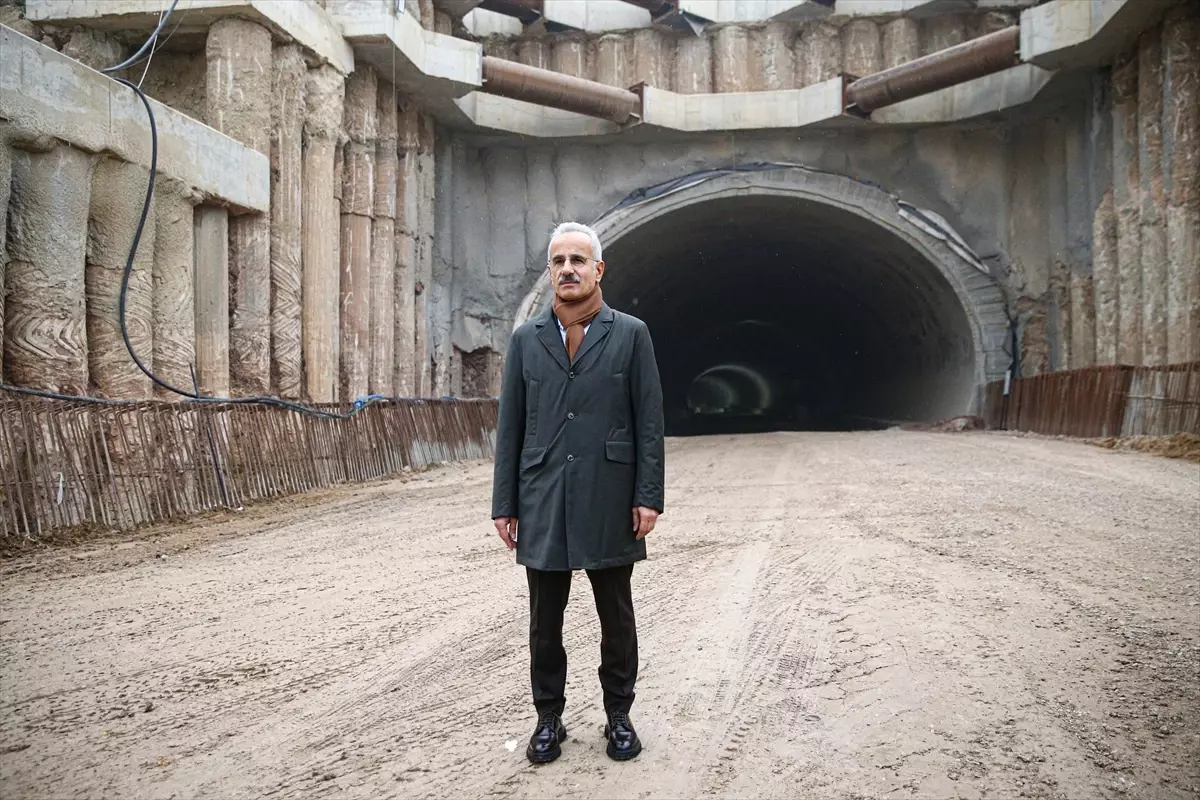 Bakan Uraloğlu, Hatay'da İskenderun-Antakya Otoyolu Projesi'ndeki çalışmaları inceledi Açıklaması