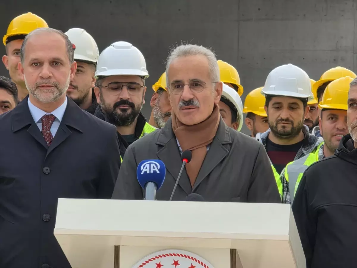 Bakan Uraloğlu: Hatay Havalimanı'ndaki tüm çalışmalar 2026'da tamamlanacak