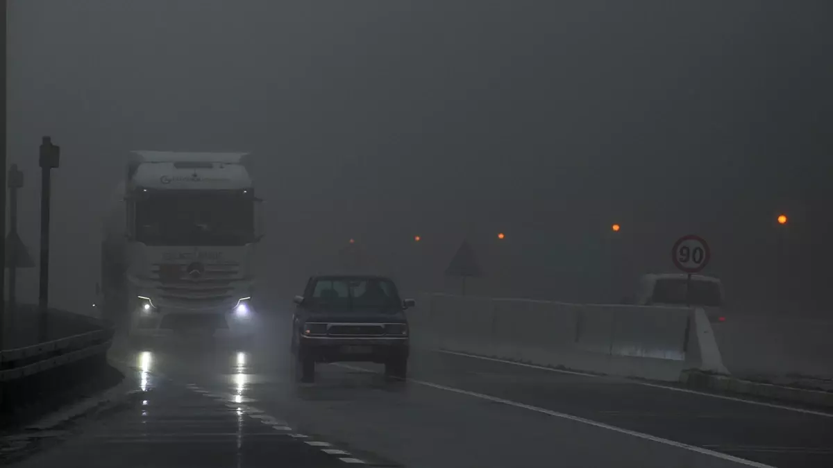 Bolu Dağı geçişinde yağmur ve sis etkili oldu