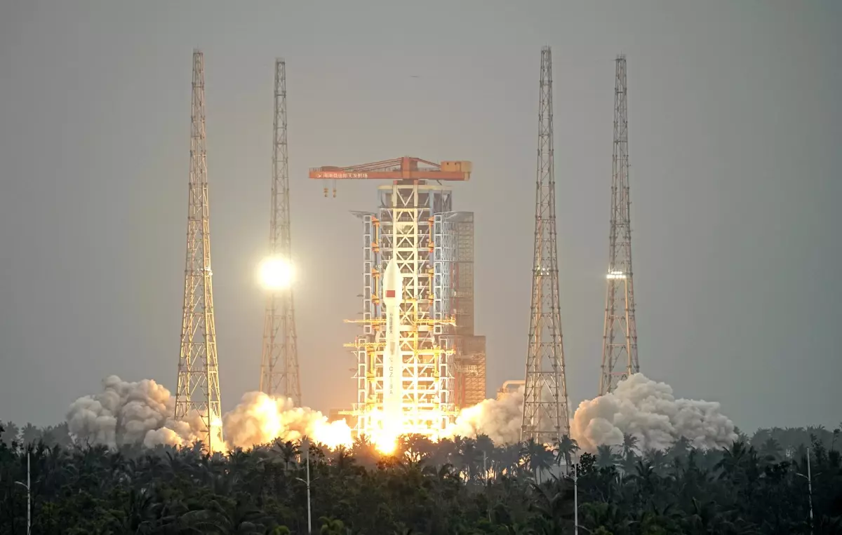 Çin Yeni Bir İnternet Uydu Grubunu Uzaya Gönderdi