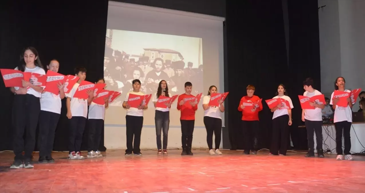 Gelibolu'da İstiklal Marşı'nın kabulü ve Mehmet Akif Ersoy'u anma programı düzenlendi