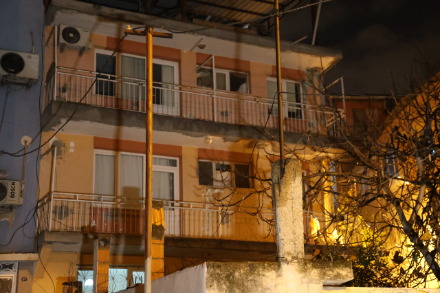 Hırsızlık için girdikleri evin sahibini öldürüp, kaçtılar