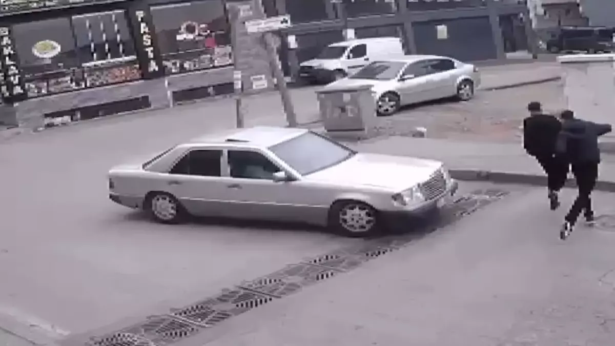 Bursa'da Husumetli Olduğu Kişilerin Üzerine Araç Sürdü