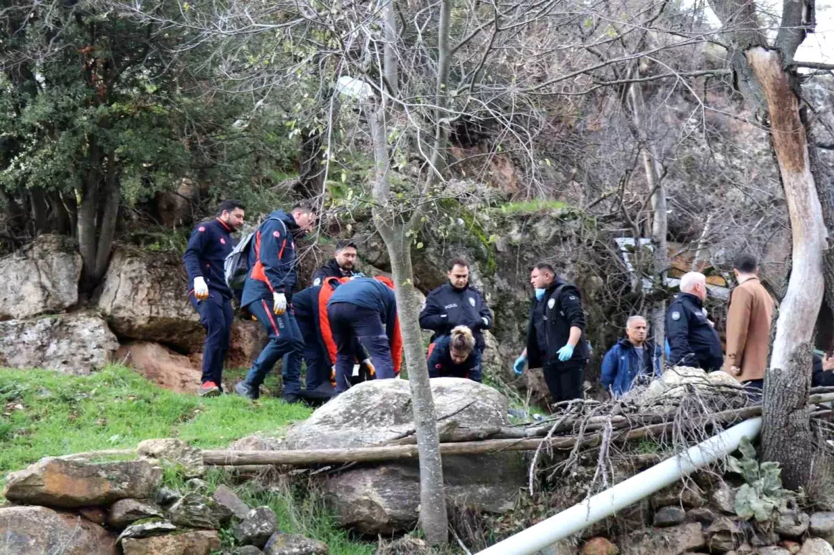Kayıp Alzheimer hastası yaşlı adam dere kenarında ölü bulundu