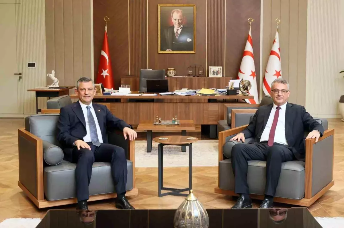 KKTC Cumhurbaşkanı Erhürman, CHP Genel Başkanı Özel'i kabul etti