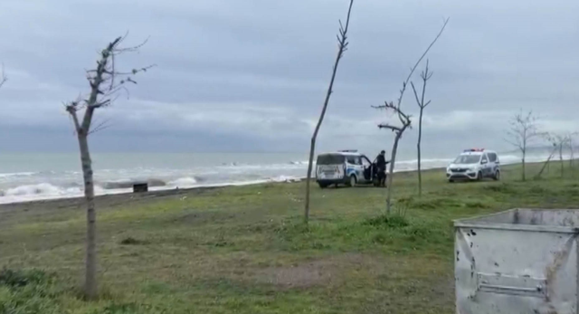 The mysterious box that washed ashore has alarmed the teams! The writings on it will be examined