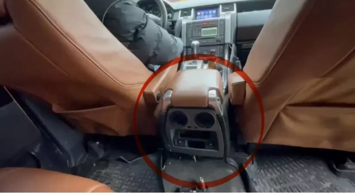 Samsun'da araçtaki elektronik zuladan uyuşturucu ve silah çıktı