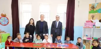 Şemdinli Kaymakamı Akpınar okulları ziyaret etti