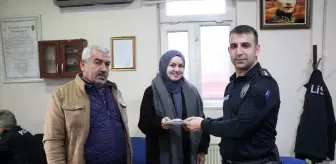 Siirt'te bir hamal yolda bulduğu 10 bin lirayı sahibine ulaştırdı