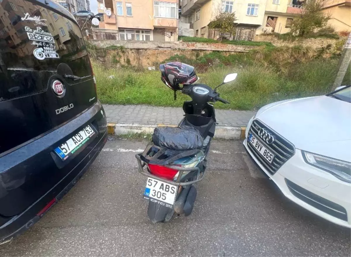 Sinop'ta devrilen motosiklette sürücü yaralandı