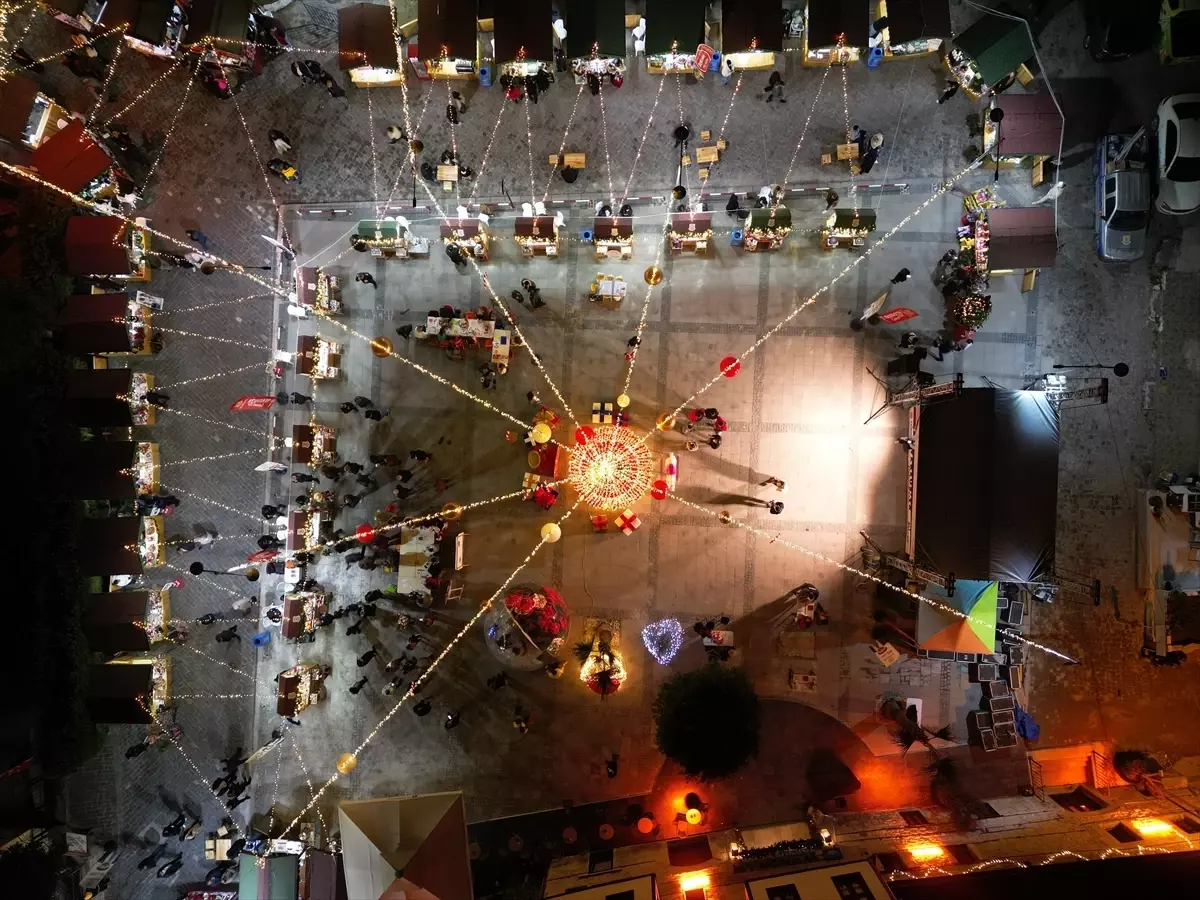 Tarsus'ta yılbaşı pazarları kuruldu