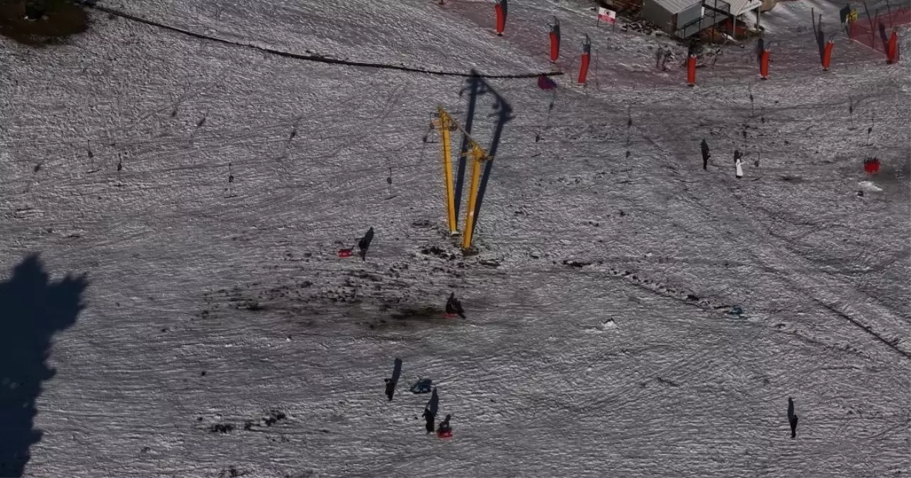 Uludağ'daki kayak pistleri yürüyüş ve kızak alanına dönüştü