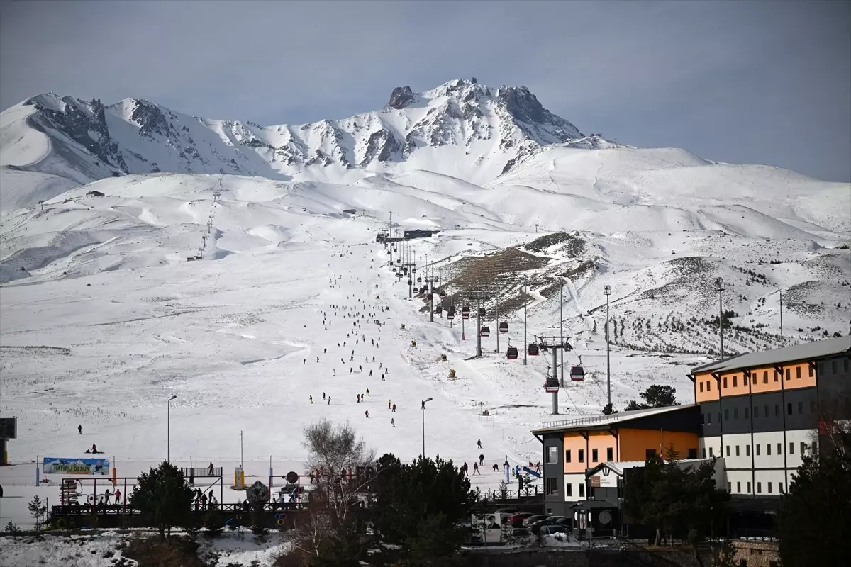 Yılbaşı öncesi Erciyes'teki otellerde doluluk oranı yüzde 90'a yaklaştı