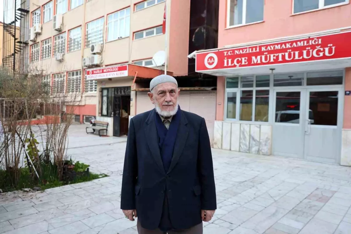 Ahmet Dede'nin Nazilli Koca Cami avlusuna sığan 63 yıllık ömrü