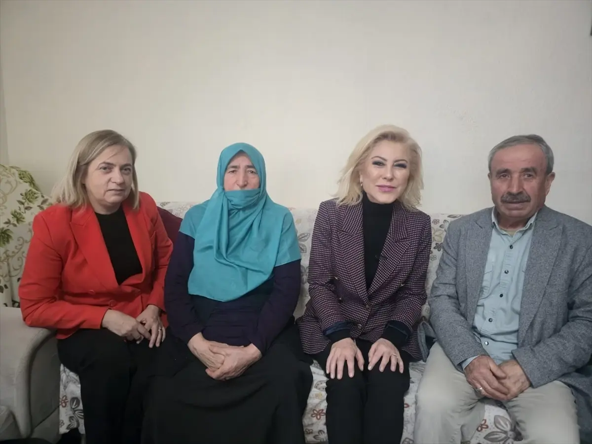 AK Parti İzmir Milletvekili Bursalı'dan şehit ailesine ziyaret