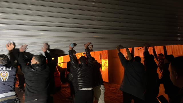 They raced against time to save vehicles from workplaces engulfed in flames