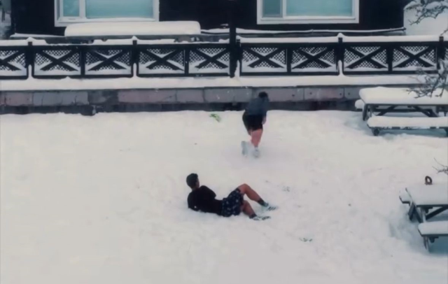 Arda Güler and Yiğit Efe Demir played football in the snow without caring about -4 degrees