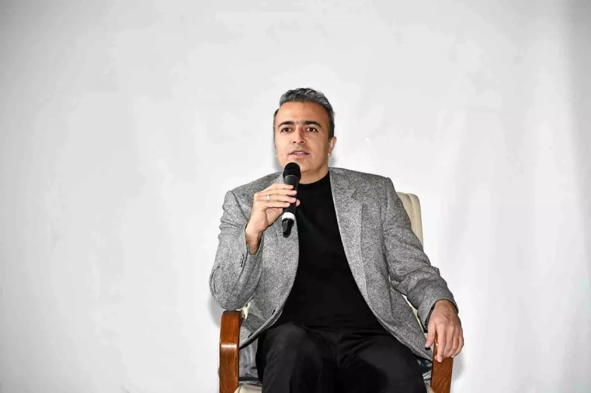 Ardahan Valisi Hayrettin Çiçek, "Kariyer Günleri" etkinliğinde öğrencilerle bir araya geldi