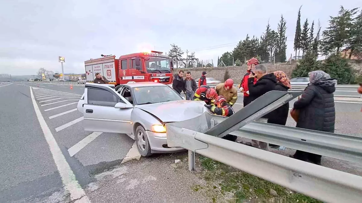 Balıkesir'de çift taraflı trafik kazası: 5 yaralı