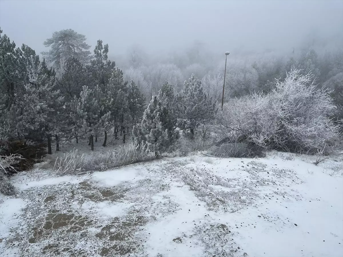 Balıkesir Sındırgı'da kar yağışı etkili oldu