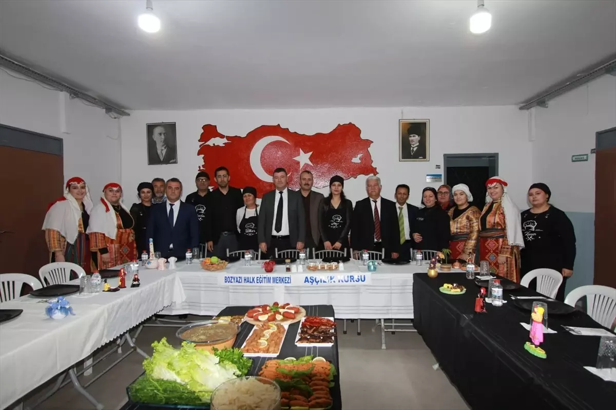 Bozyazı'da aşçılık eğitimi alan kursiyerler yöresel lezzetleri sundu