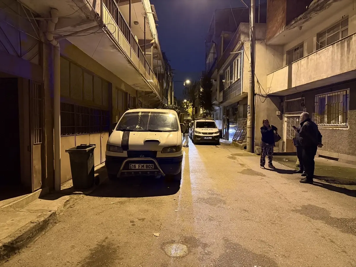 Bursa'da oğlu tarafından bıçaklanan baba ağır yaralandı