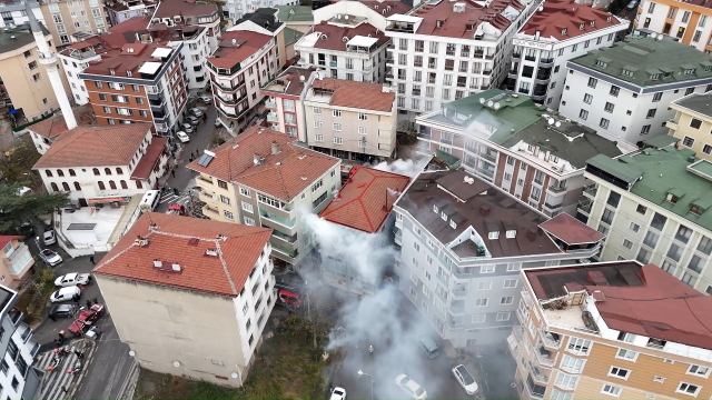 حريق في ورشة الأثاث في تشكمكوي أثار الذعر: المبنى المكون من 3 طوابق أصبح غير صالح للاستخدام