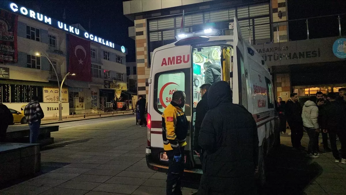 Çorum'da bıçaklı saldırıya uğrayan genç yaralandı