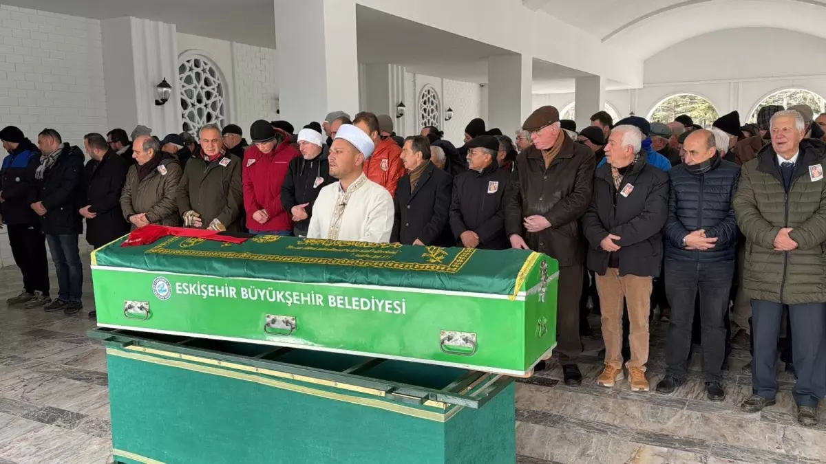 Eskişehirspor'un Efsane Kalecisi Doğan Şenoğlu Son Yolculuğuna Uğurlandı