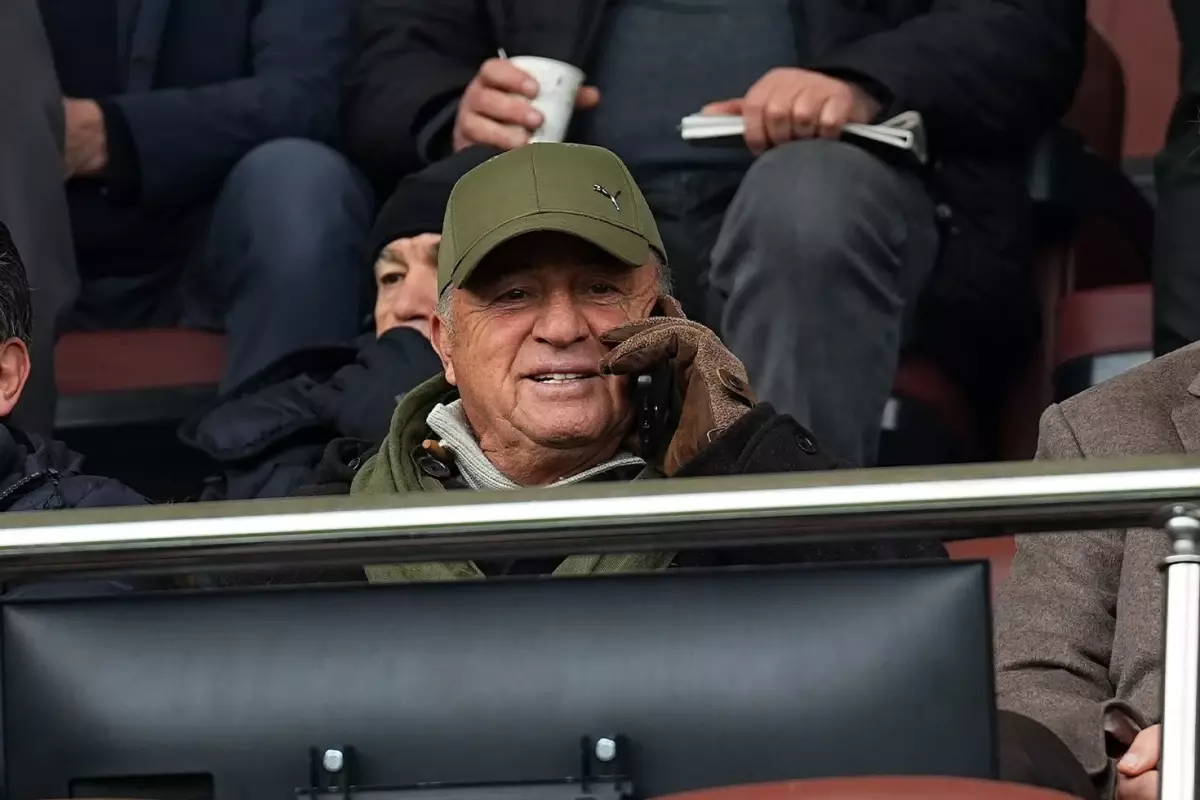 Fatih Terim, Bodrum FK maçını bu kez İstanbul'dan takip etti, taraftarlar ''Acaba mı?'' dedi