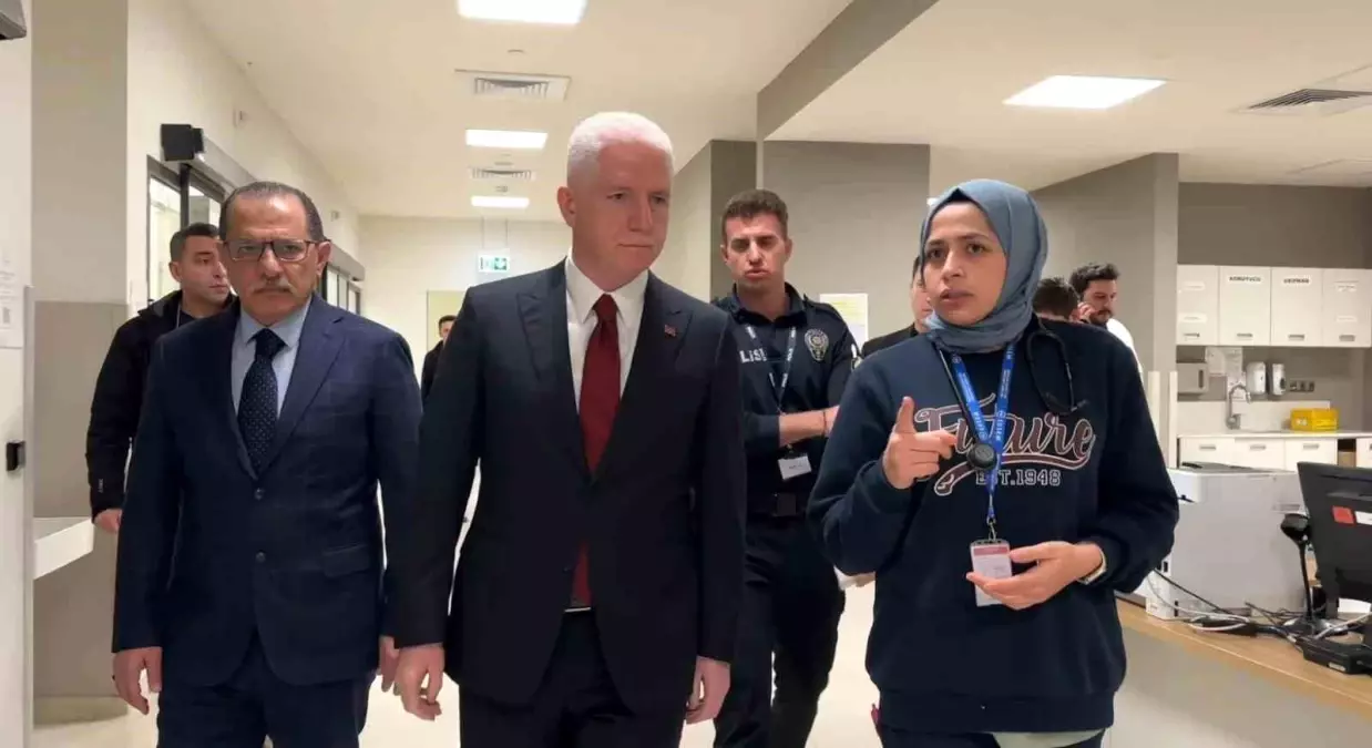 İstanbul Valisi Gül, Esenyurt'taki kazada yaralanan vatandaşları ziyaret etti