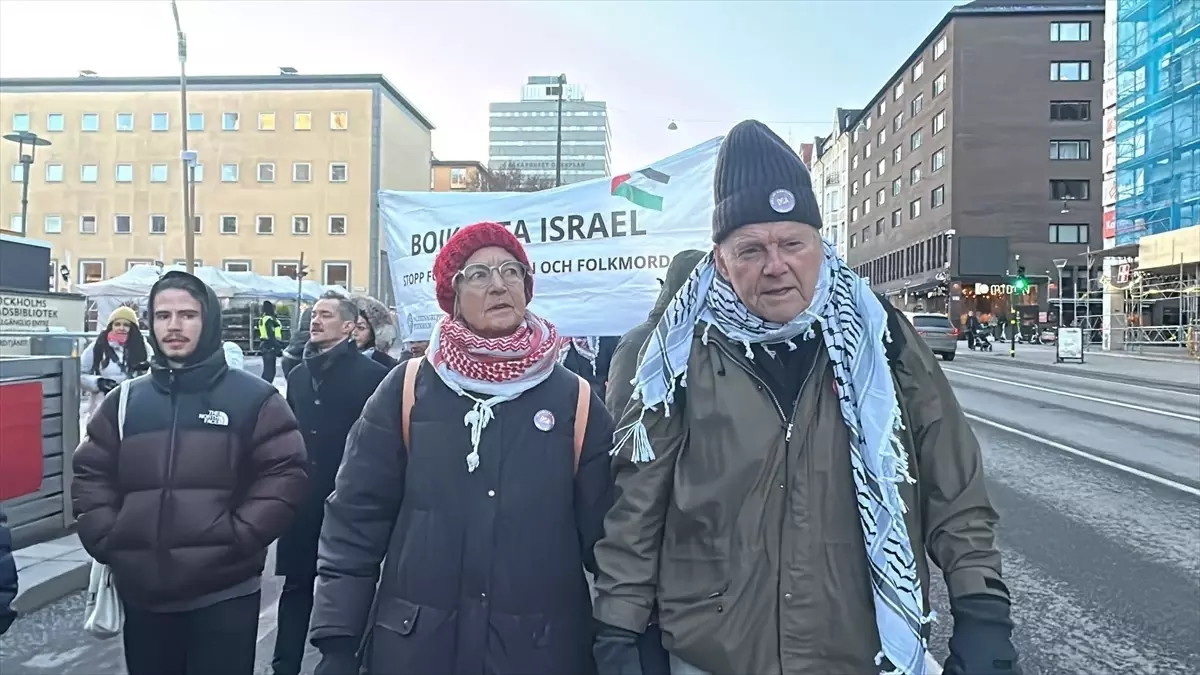 İsveç'te, ateşkese rağmen Gazze'ye saldırılarını sürdüren İsrail protesto edildi