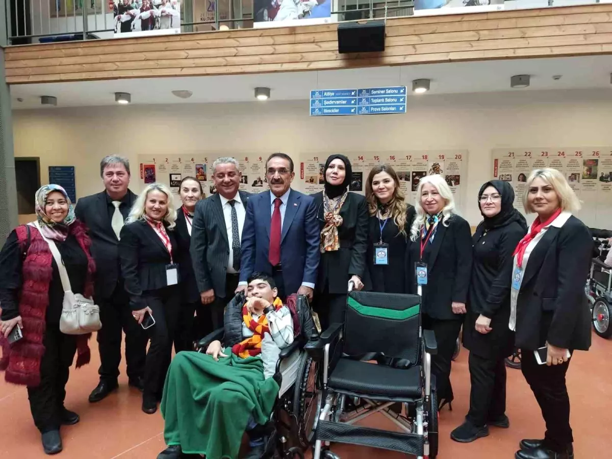 Kırşehir Beyazay Derneği'nden 'Bir Sandalye Bir Umut' projesine katkı