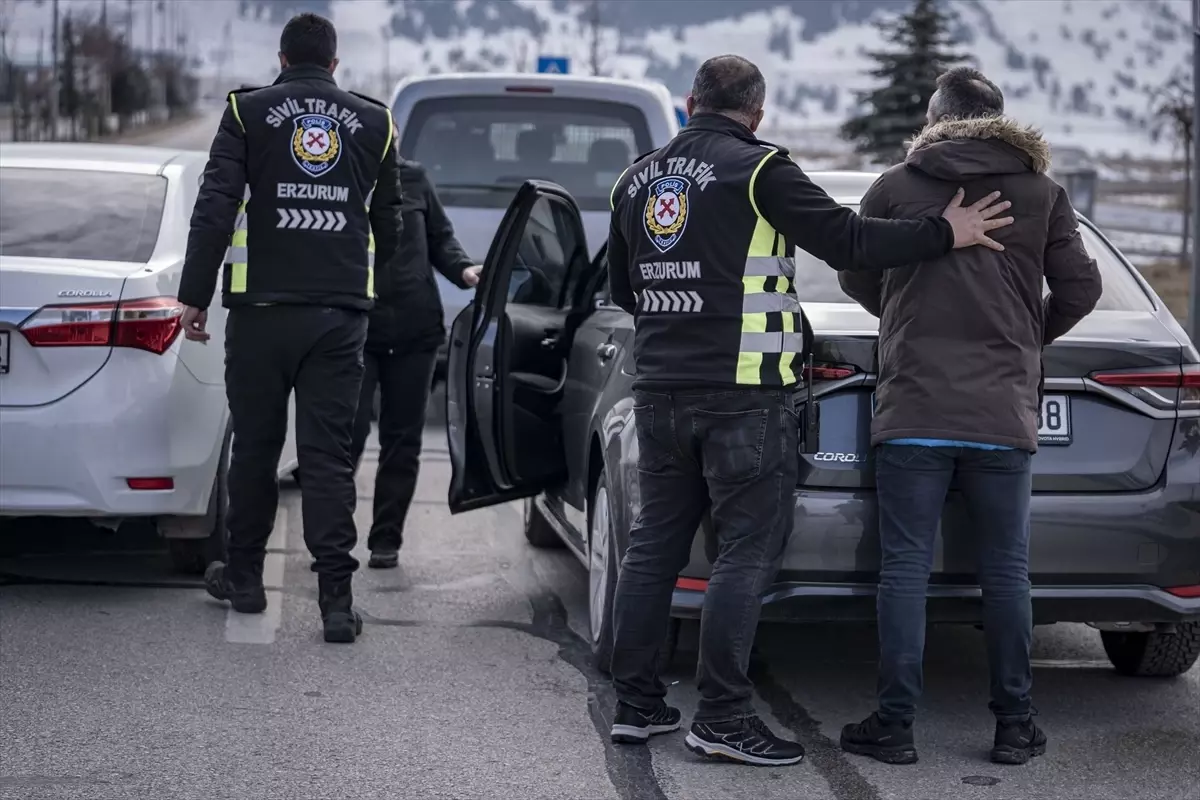 Kural ihlalini gizli takiple belirleyen sivil trafik ekipleri 4 bin araç denetledi