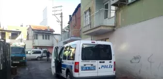 Manisa'da bir kişi tartıştığı eşini bıçakla yaraladı