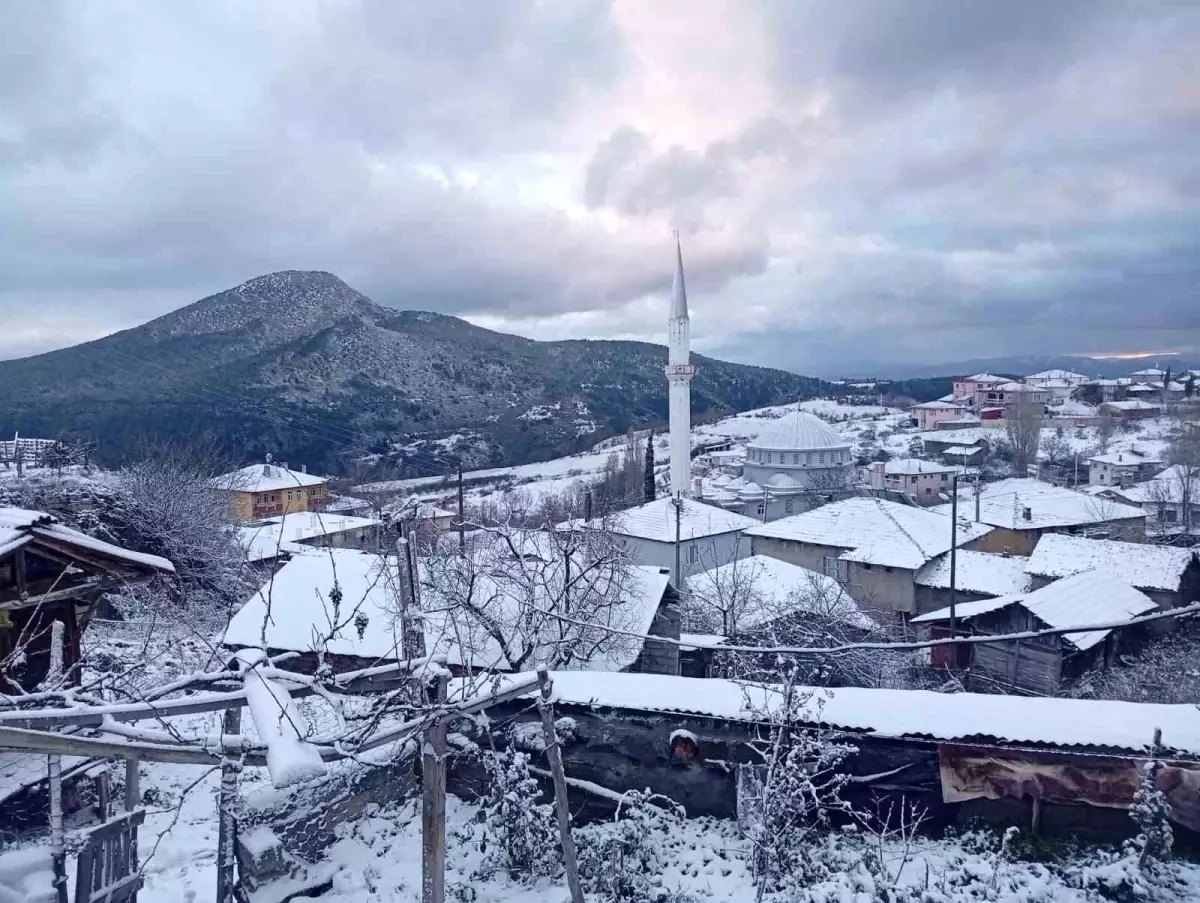 Osmaneli'nin yüksek kesimlerine mevsimin ilk karı yağdı