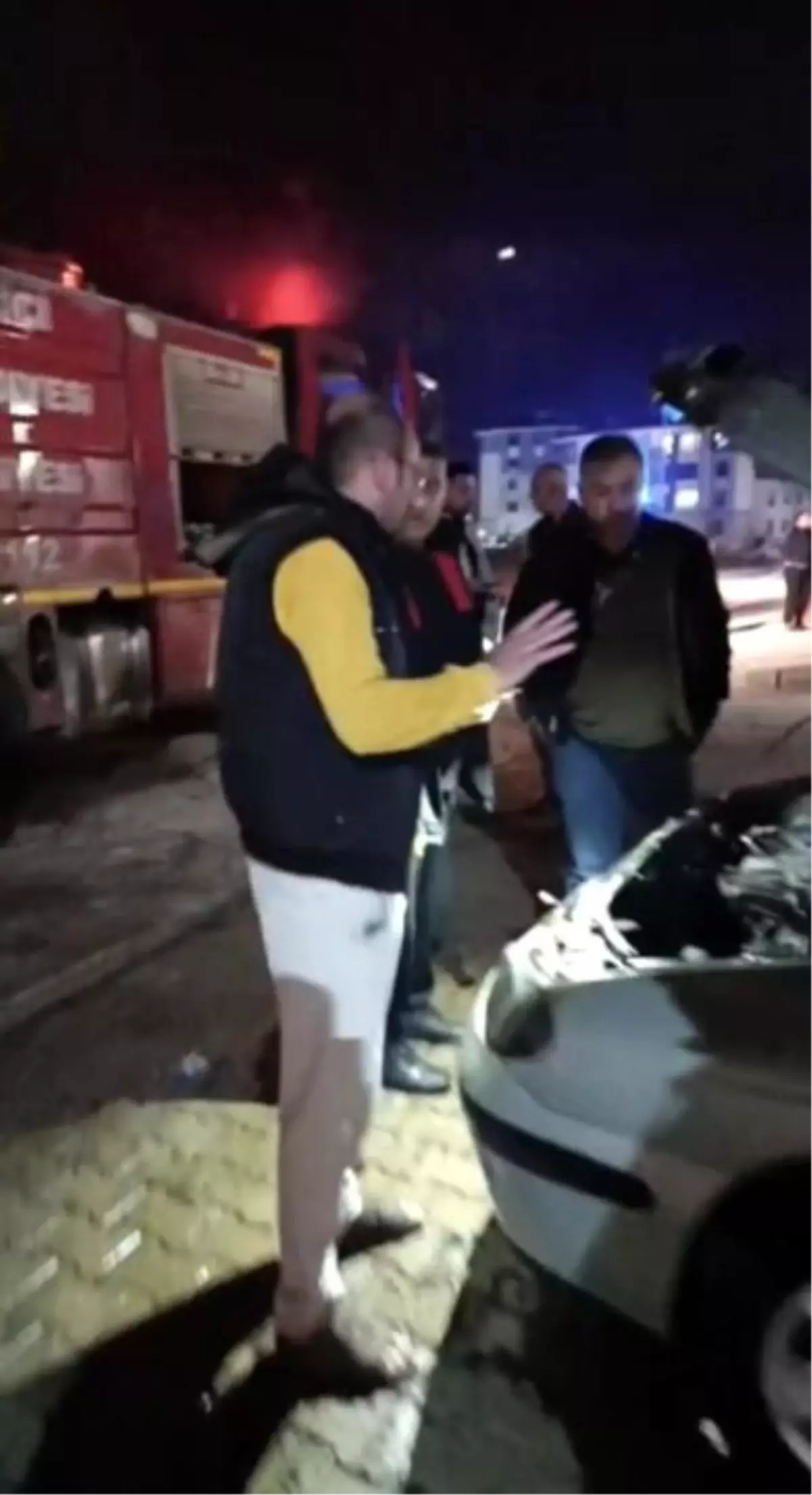 Osmaniye'de park halindeki otomobilde yangın