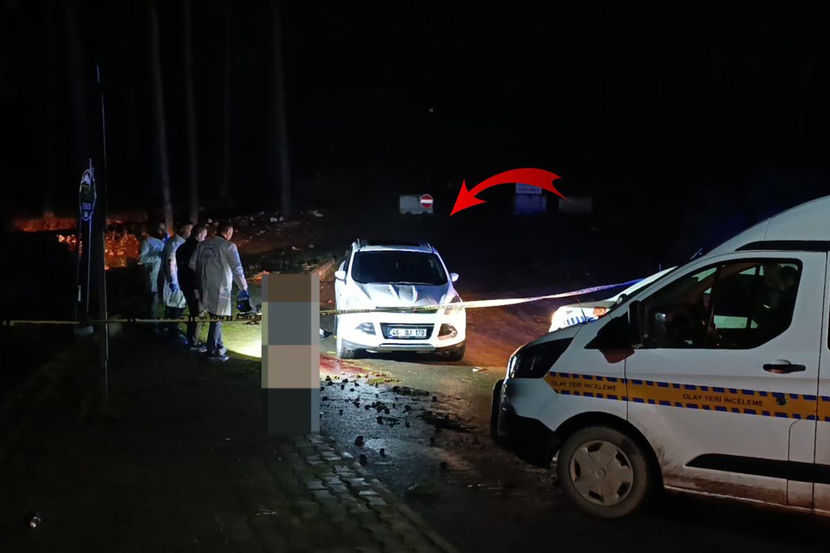 Park halindeki araca bakan ekipler sağ koltukta vahşetle karşılaştı