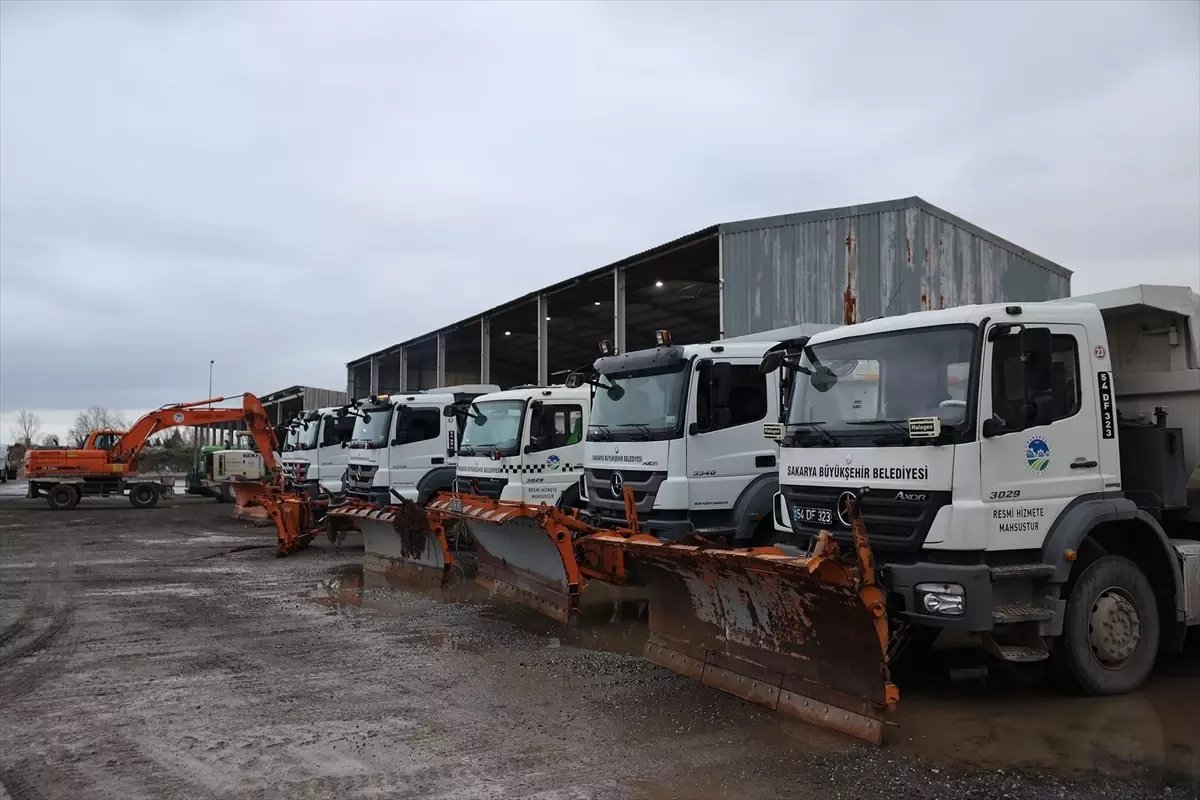 Sakarya Büyükşehir Belediyesi kar yağışı öncesi tedbir aldı