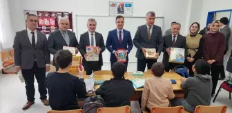 Suluova Kaymakamlığı, özel öğrencilere eğitim materyalleri hediye etti
