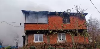 Terme'de yangın çıkan iki katlı evde hasar oluştu