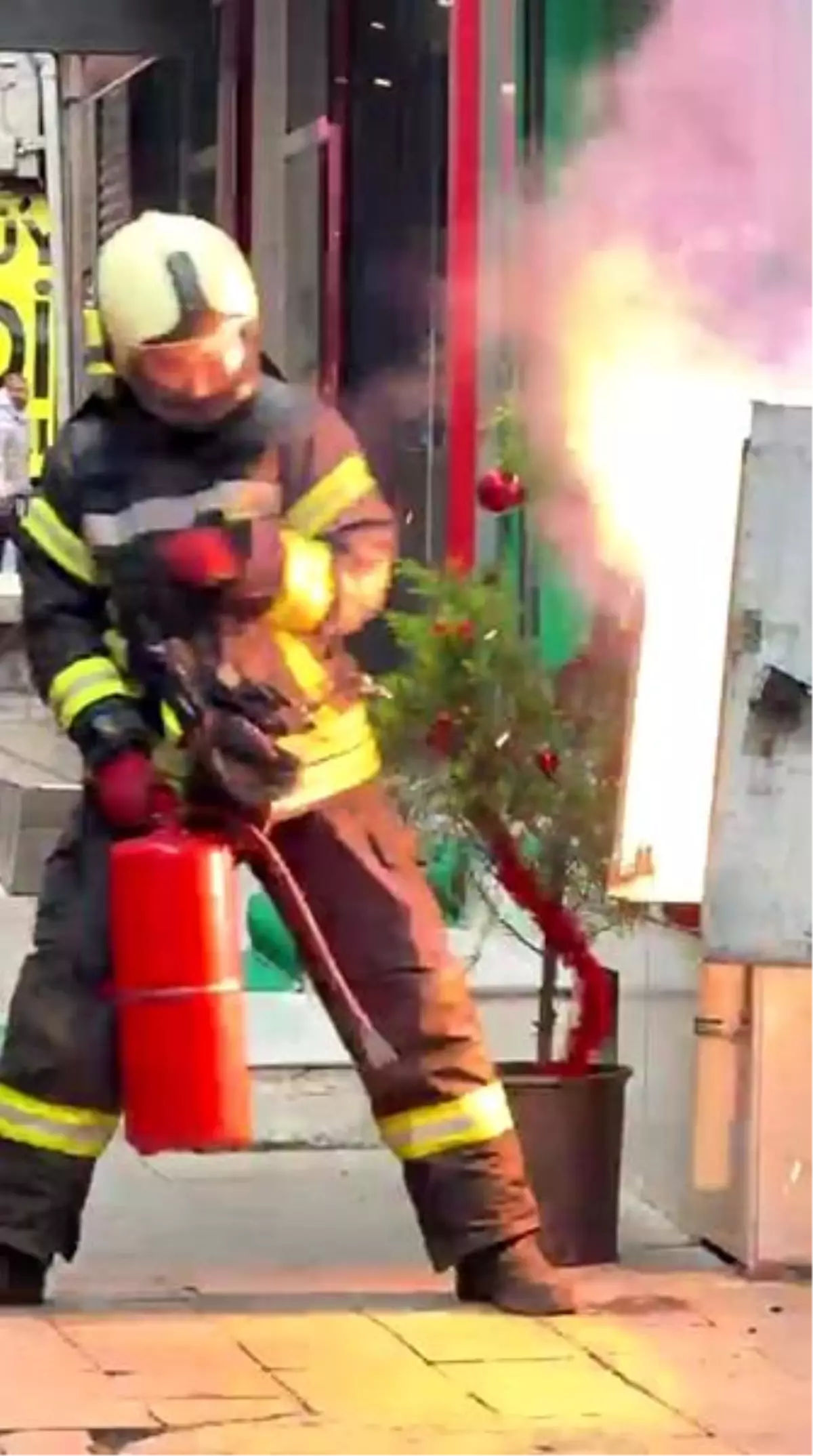 Trafoda çıkan parlama paniğe yol açtı