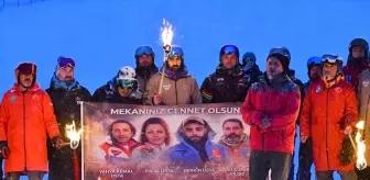 Uludağ'daki otel yangınında hayatını kaybeden Sarıkamışlı kayakçılar meşaleli kayakla anıldı