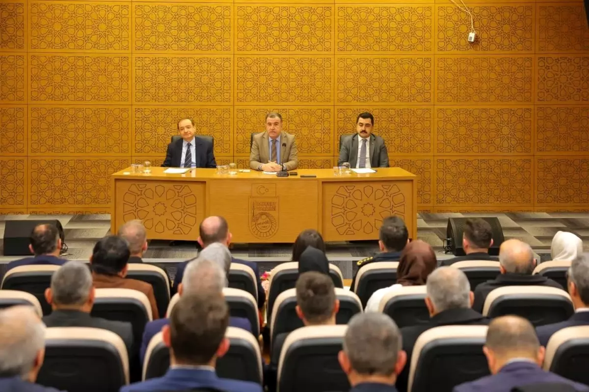 Vali Eldivan'dan kurum amirlerine talimat: "Hizmetlerde aksaklığa mahal verilmeyecek"